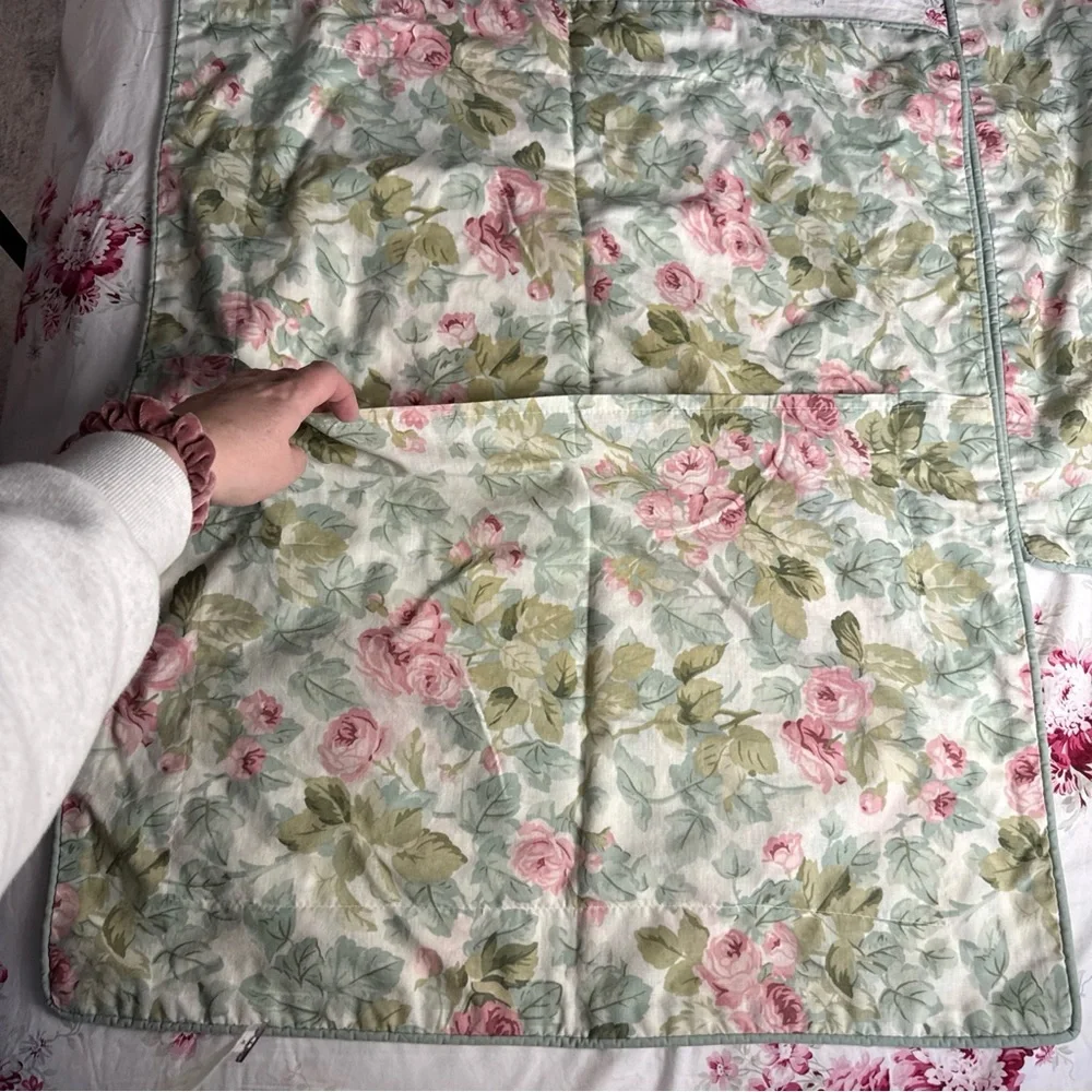 VTG Laura Ashley 2 Shams Set Pillow Covers Cottage Rose CottageCore Green Pink